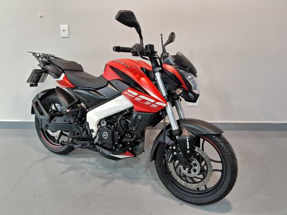 BAJAJ DOMINAR 200 BAJAJ DOMINAR 200
